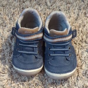 Stride Rite Navy and Tan Baby Walkers